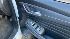 MG Hs 1.5 T-GDI Exclusive 5dr Petrol Hatchback